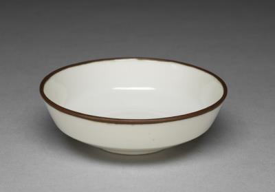 图片[2]-White dish, Ming dynasty (1368-1644)-China Archive